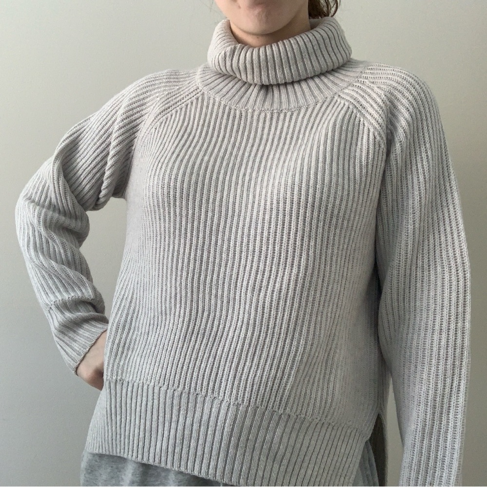 Wilfred 100% Merino Wool Light Gray Turtleneck Sweater